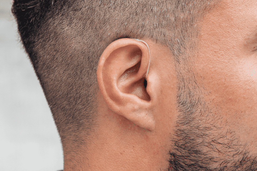 Oticon_More_miniRITE_R_C091SilverGrey_Profile_Earshot_PMA_8071_Original file